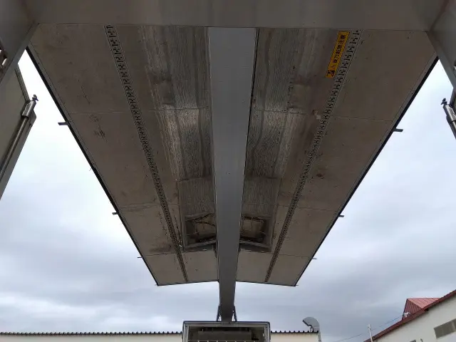 いすゞ ギガ QKG-CYJ77B(8x4)の写真11