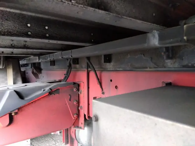 いすゞ ギガ QKG-CYJ77B(8x4)の写真15