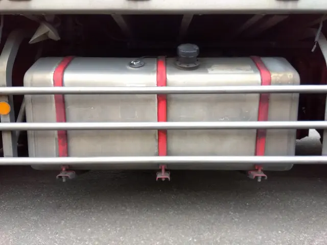 いすゞ ギガ QKG-CYJ77B(8x4)の写真17