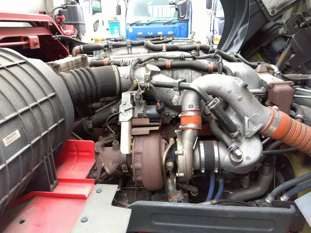 いすゞ ギガ QKG-CYJ77B(8x4)の写真19