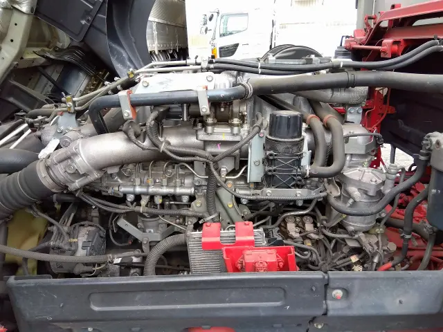 いすゞ ギガ QKG-CYJ77B(8x4)の写真20