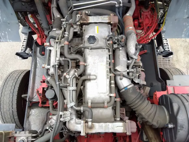 いすゞ ギガ QKG-CYJ77B(8x4)の写真21