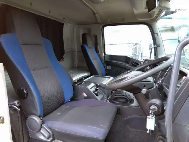 いすゞ ギガ QKG-CYJ77B(8x4)の写真22