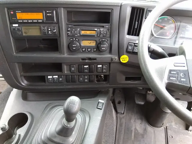 いすゞ ギガ QKG-CYJ77B(8x4)の写真23