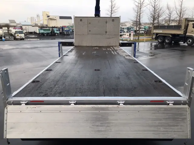 いすゞ フォワード LKG-FTR90S2(2WD)の写真9