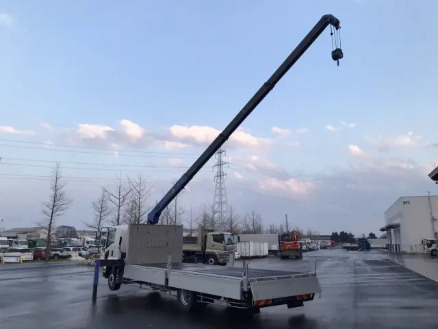 いすゞ フォワード LKG-FTR90S2(2WD)の写真10