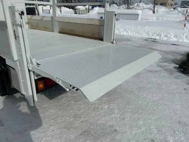 いすゞ エルフ 2PG-NKS88AN(4WD)の写真9