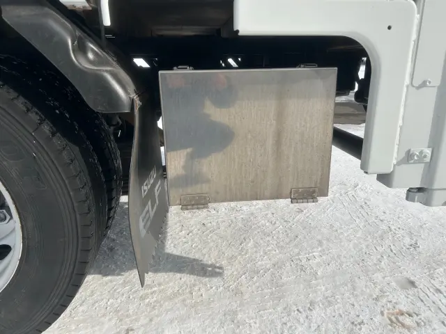 いすゞ エルフ 2PG-NKS88AN(4WD)の写真14