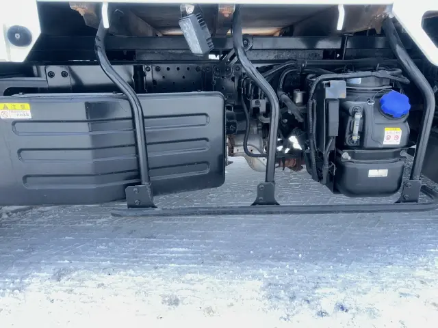 いすゞ エルフ 2PG-NKS88AN(4WD)の写真15