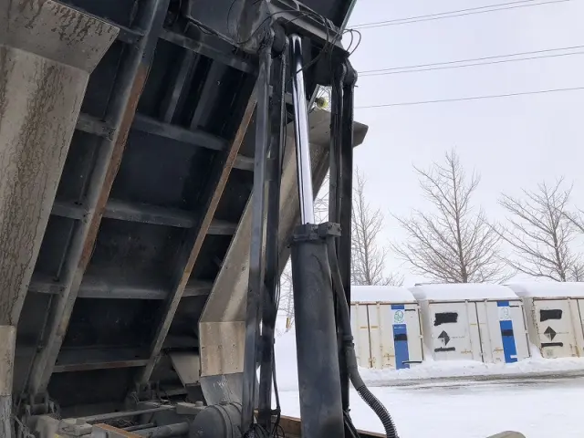 いすゞ フォワード QKG-FVZ34U2(6x4)の写真11