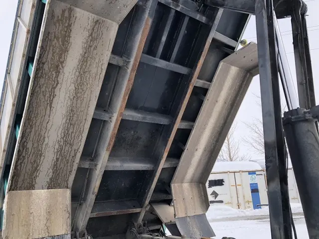 いすゞ フォワード QKG-FVZ34U2(6x4)の写真12