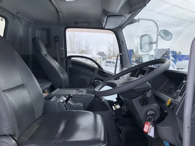 いすゞ フォワード QKG-FVZ34U2(6x4)の写真22