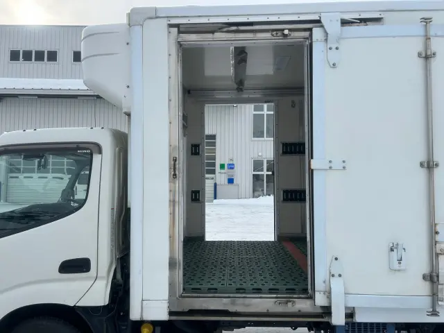 日野 デュトロ TKG-XZU695M(4WD)の写真9