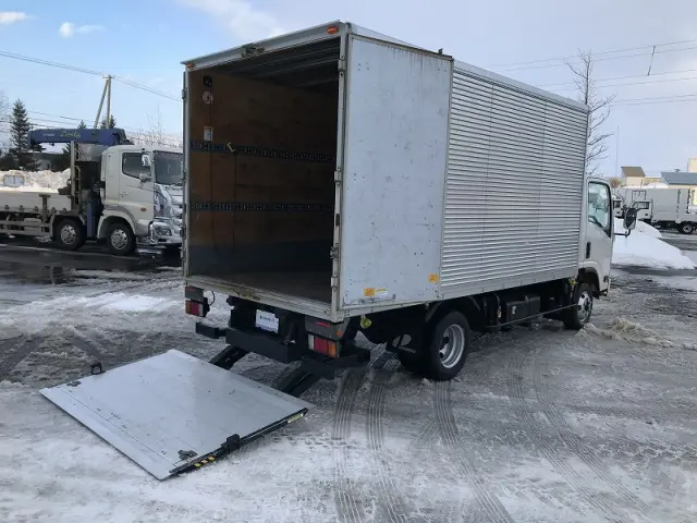 いすゞ エルフ 2PG-NPS88AN(4WD)の写真8