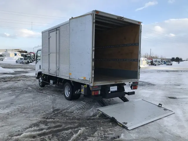 いすゞ エルフ 2PG-NPS88AN(4WD)の写真9