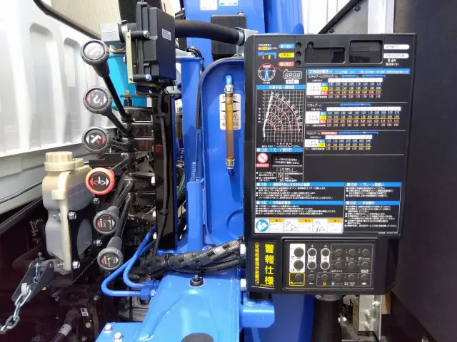 三菱 ファイター 2KG-FK62F(2WD)の写真12