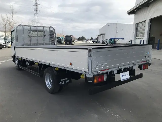 いすゞ エルフ 2RG-NPR88AR(2WD)の写真4