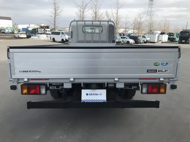 いすゞ エルフ 2RG-NPR88AR(2WD)の写真5