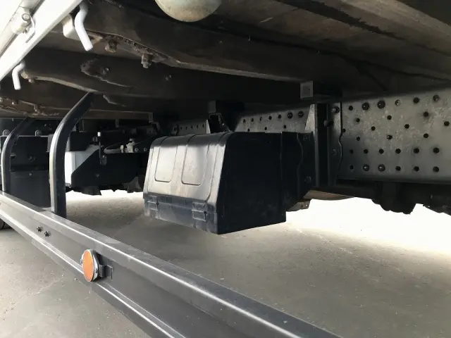 いすゞ エルフ 2RG-NPR88AR(2WD)の写真14