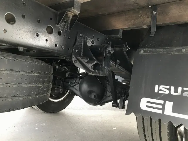 いすゞ エルフ 2RG-NPR88AR(2WD)の写真15