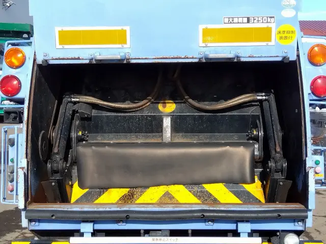 いすゞ フォワード PKG-FSR90S2(2WD)の写真8