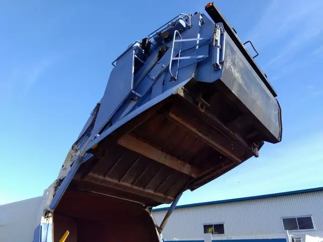 いすゞ フォワード PKG-FSR90S2(2WD)の写真12