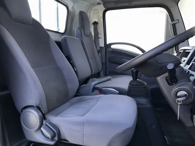 いすゞ エルフ TRG-NPR85AR(2WD)の写真22