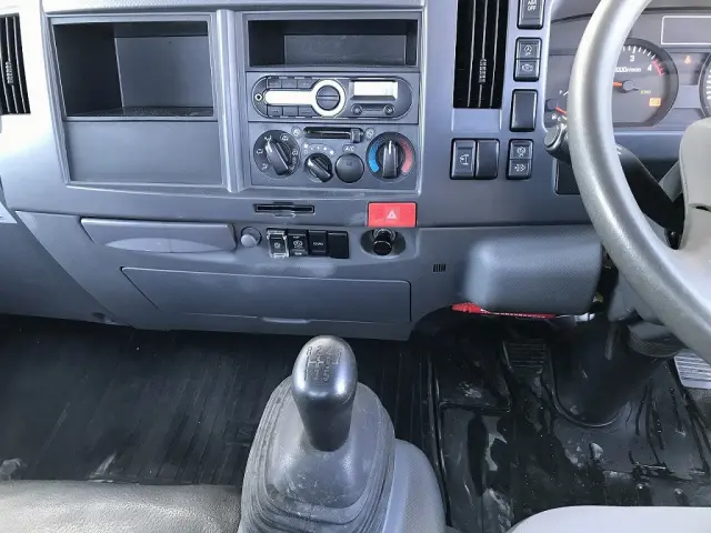 いすゞ エルフ TRG-NPR85AR(2WD)の写真23