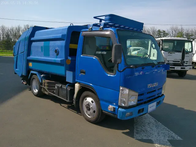 いすゞ エルフ TDG-NKS85AN(4WD)の写真2