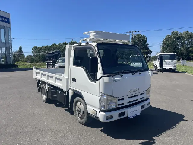いすゞ エルフ TDG-NKS85AD(4WD)の写真2