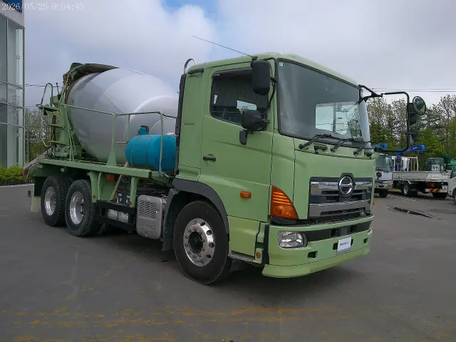 日野 プロフィア QPG-FS1AKDA(6x4)の写真2