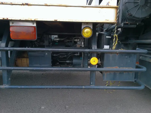 いすゞ フォワード LKG-FTR90S2(2WD)の写真16