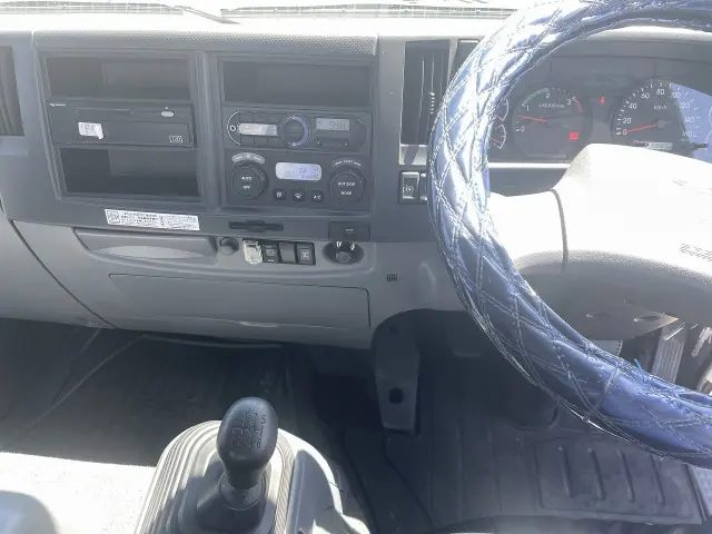 いすゞ フォワード 2RG-FTR90U2(2WD)の写真23