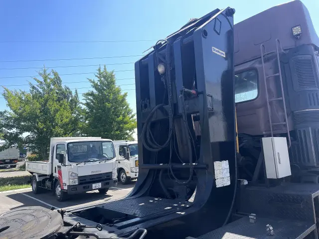 日野 プロフィア PK-SH1EGJG(2WD)の写真8