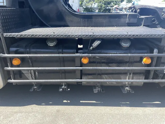 日野 プロフィア PK-SH1EGJG(2WD)の写真13