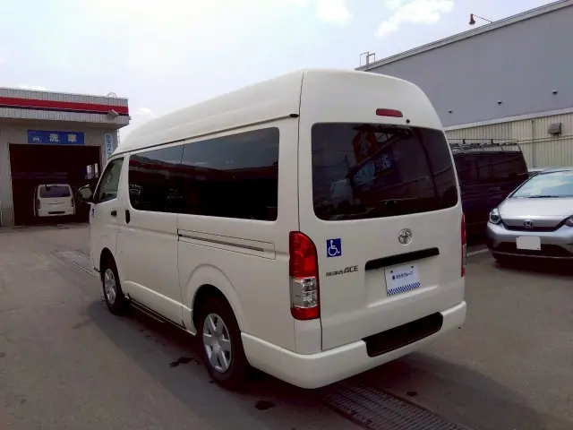 トヨタ ハイエースレジアス LDF-KDH206K改(4WD)の写真4