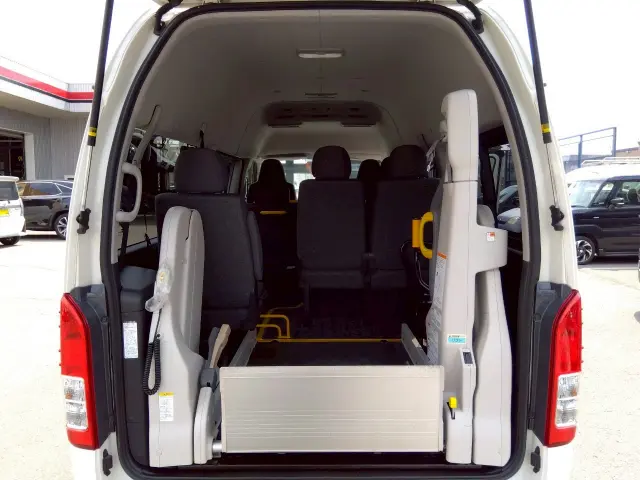 トヨタ ハイエースレジアス LDF-KDH206K改(4WD)の写真6