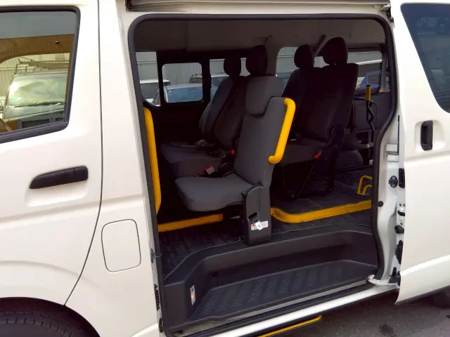 トヨタ ハイエースレジアス LDF-KDH206K改(4WD)の写真12