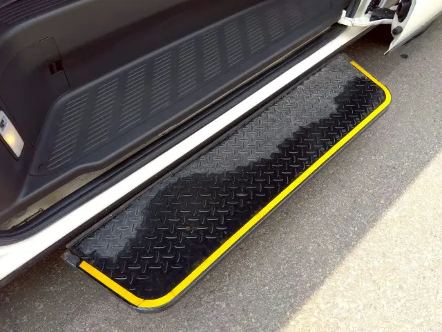 トヨタ ハイエースレジアス LDF-KDH206K改(4WD)の写真15