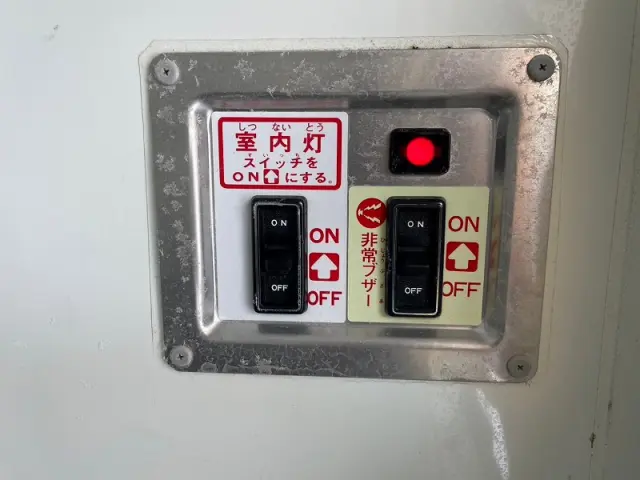 トヨタ ハイエースバン QDF-GDH206V(4WD)の写真11