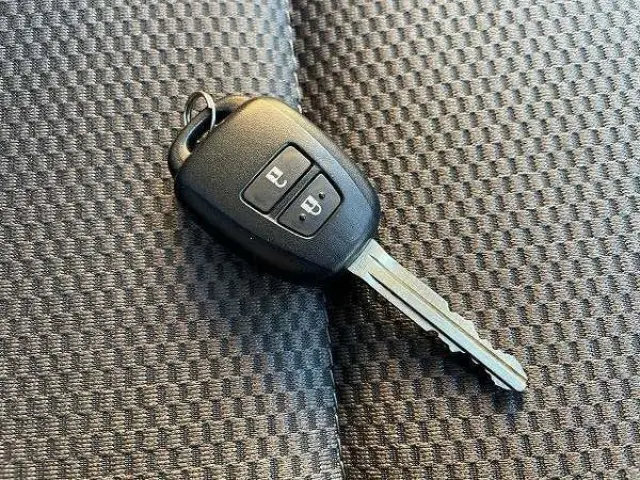 トヨタ ハイエースバン QDF-GDH206V(4WD)の写真20