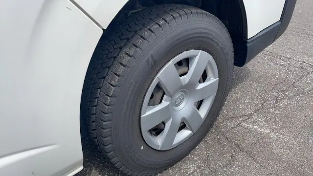 トヨタ ハイエースバン QDF-GDH206V(4WD)の写真23