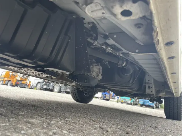 トヨタ ハイエースバン QDF-GDH206V(4WD)の写真28