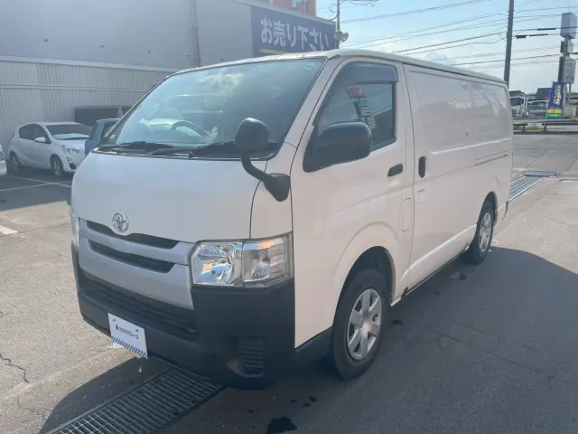 トヨタ ハイエースバン LDF-KDH206V(4WD)の写真1
