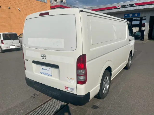 トヨタ ハイエースバン LDF-KDH206V(4WD)の写真3