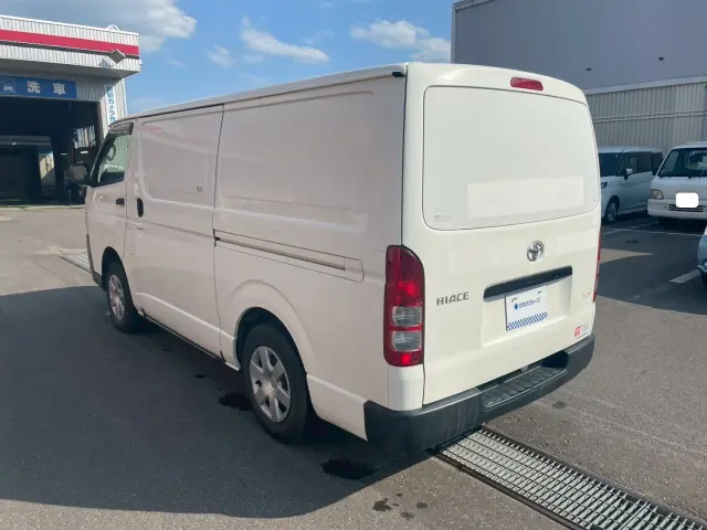 トヨタ ハイエースバン LDF-KDH206V(4WD)の写真4