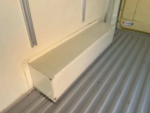 トヨタ ハイエースバン LDF-KDH206V(4WD)の写真8