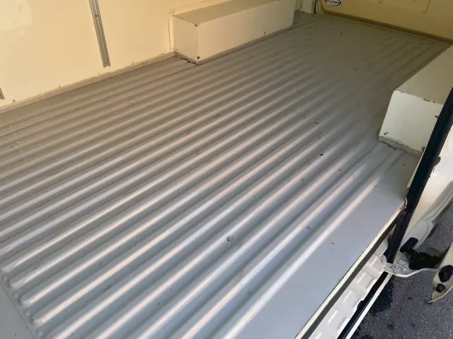 トヨタ ハイエースバン LDF-KDH206V(4WD)の写真9