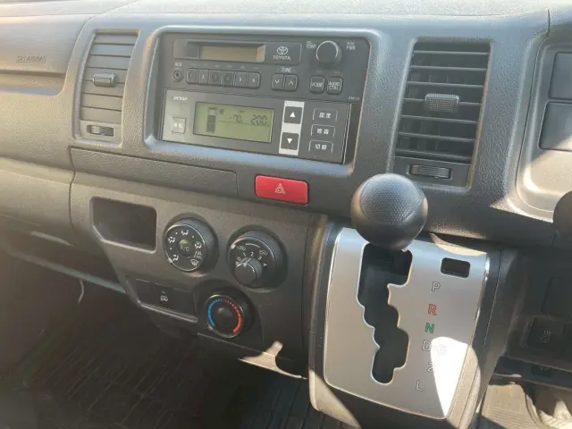 トヨタ ハイエースバン LDF-KDH206V(4WD)の写真13