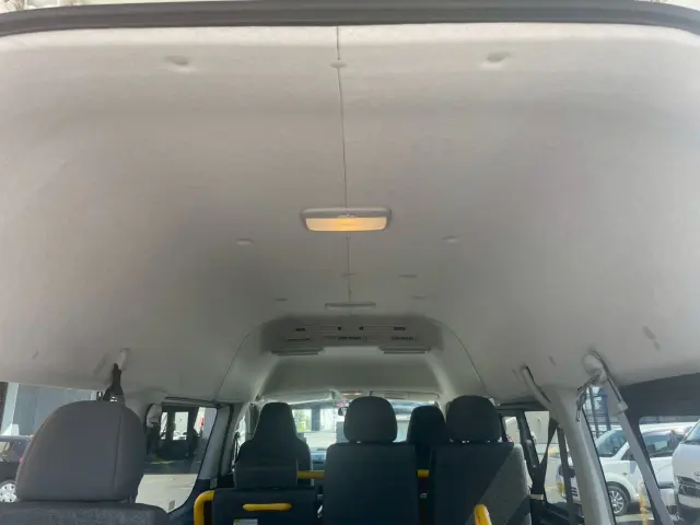 トヨタ ハイエースバン LDF-KDH206K改(4WD)の写真5